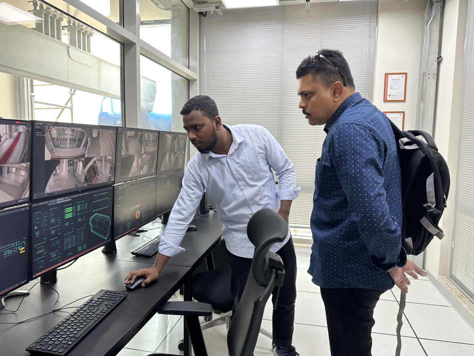 The executive consultant and financial controller of a large Malaysian group of companies engaged in the field of transportation systems came to the headquarters of the Center to get acquainted with uST solutions 